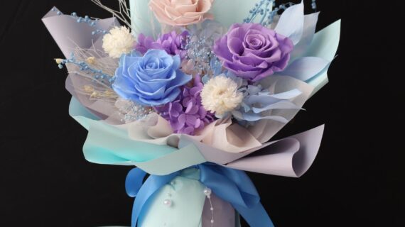 Boxed Bloom Bouquet (3Roses)